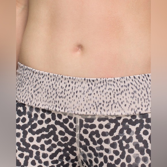 RARE Lululemon Wunder Under Crop II Full-On Luon (Roll Down) Yoga Run Workout - Picture 8 of 16